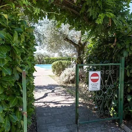Guesthost - Dolce Far Niente With Pool & Parking Appartamento