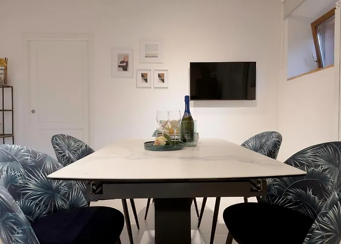 アパート Guesthost - Dolce Far Niente With Pool & Parking パッシニャーノ・スル・トラジメーノ