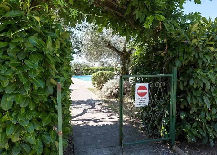 Guesthost - Dolce Far Niente With Pool & Parking アパート