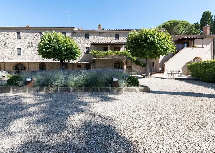 Guesthost - Dolce Far Niente With Pool & Parking アパート パッシニャーノ・スル・トラジメーノ