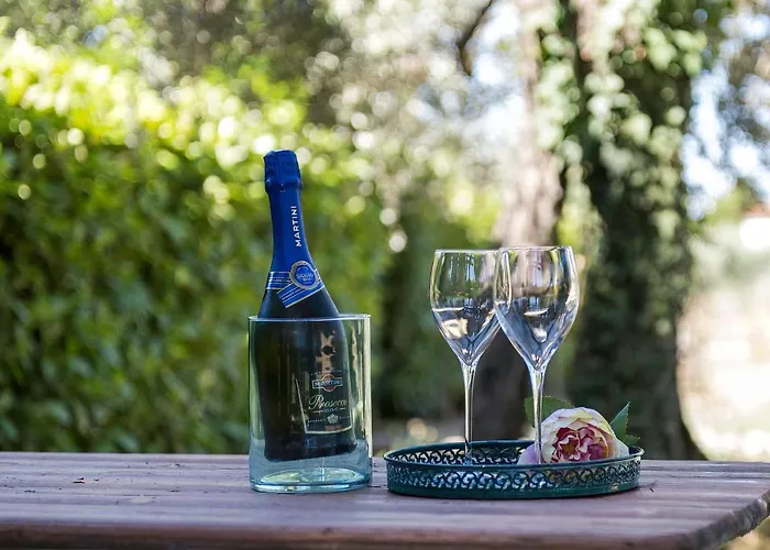 Guesthost - Dolce Far Niente With Pool & Parking アパート パッシニャーノ・スル・トラジメーノ